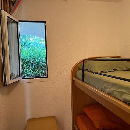 T3 Climatise Pour 4 A 6 Personnes Proche En Corse * Linguizzetta