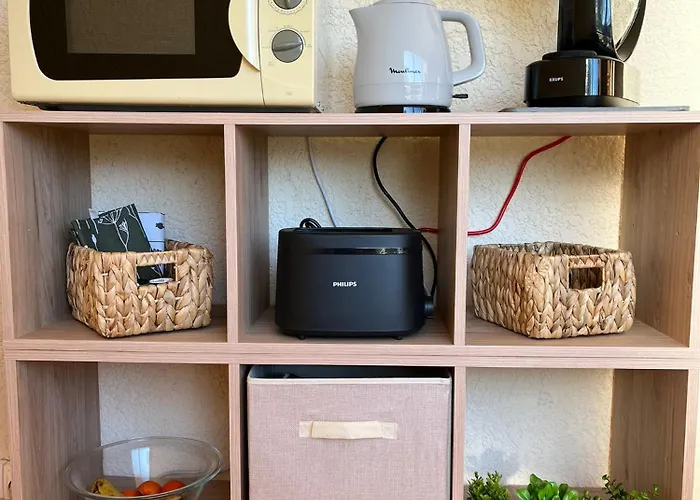 T3 Climatise Pour 4 A 6 Personnes Proche En Corse *